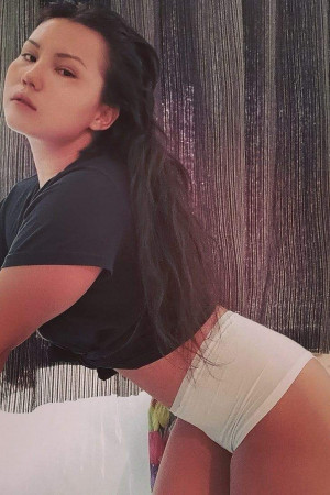 Индивидуалка Nura